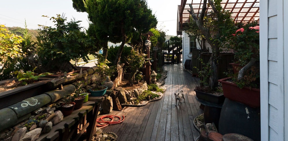 Taean White Sand Pension