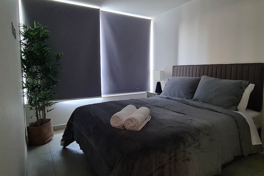 Mackenna Spot by Andes+