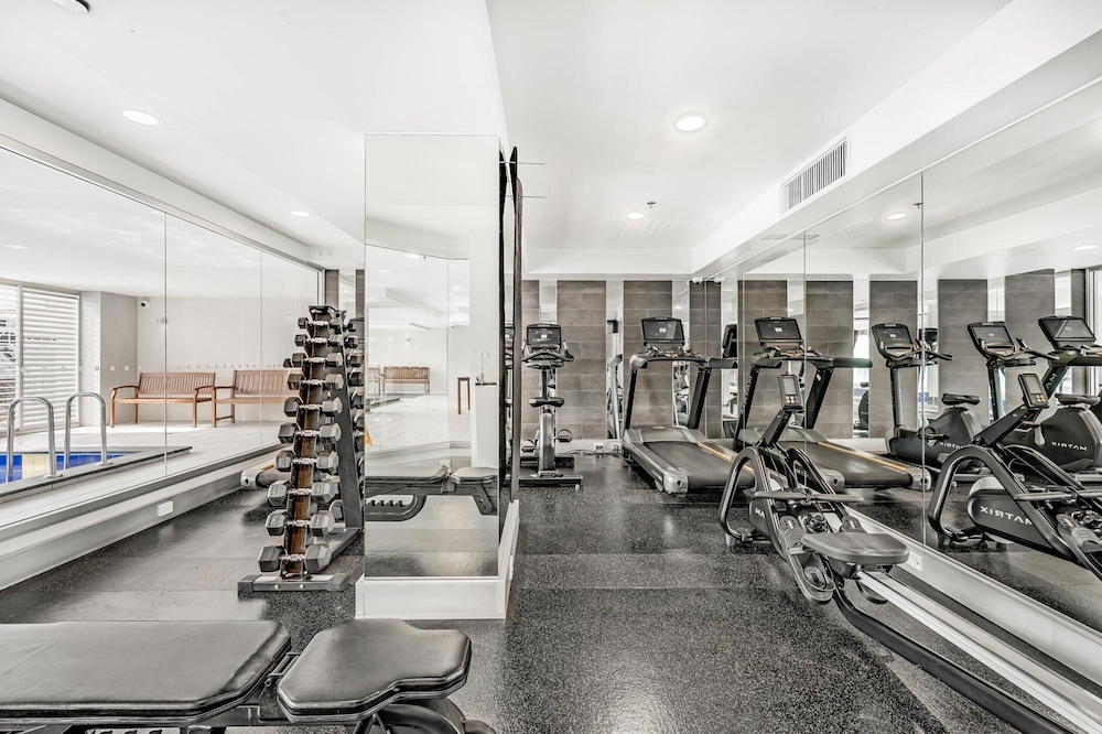 2-bed City Retreat With Gym and Pool Access