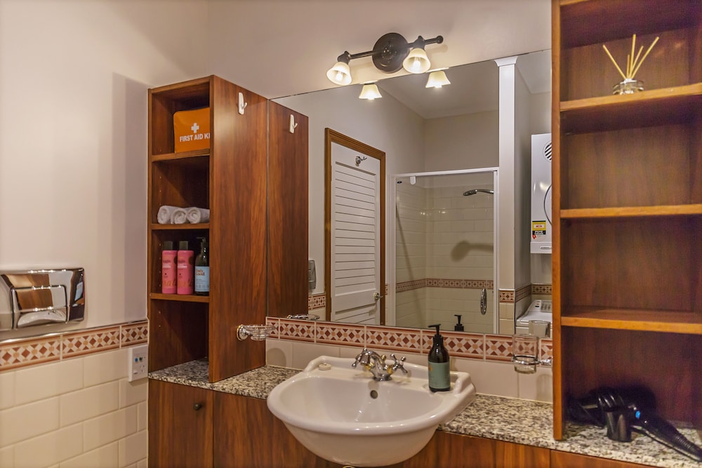 Luxury 2BR Apartment at Central Location