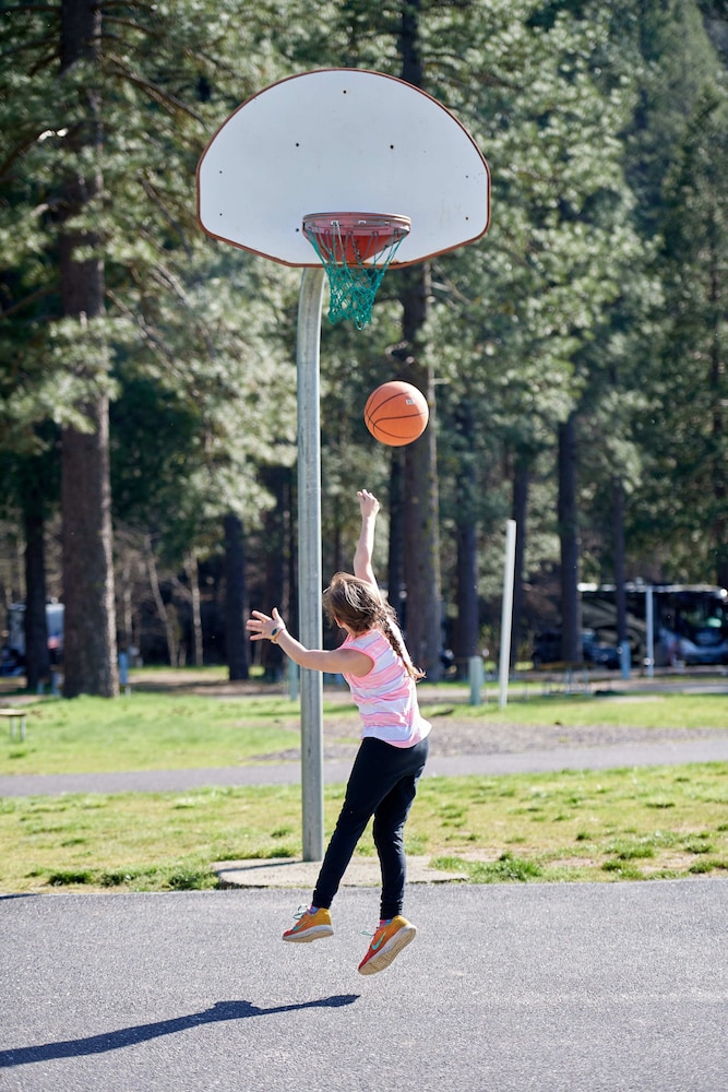 Yosemite Lakes RV Resort