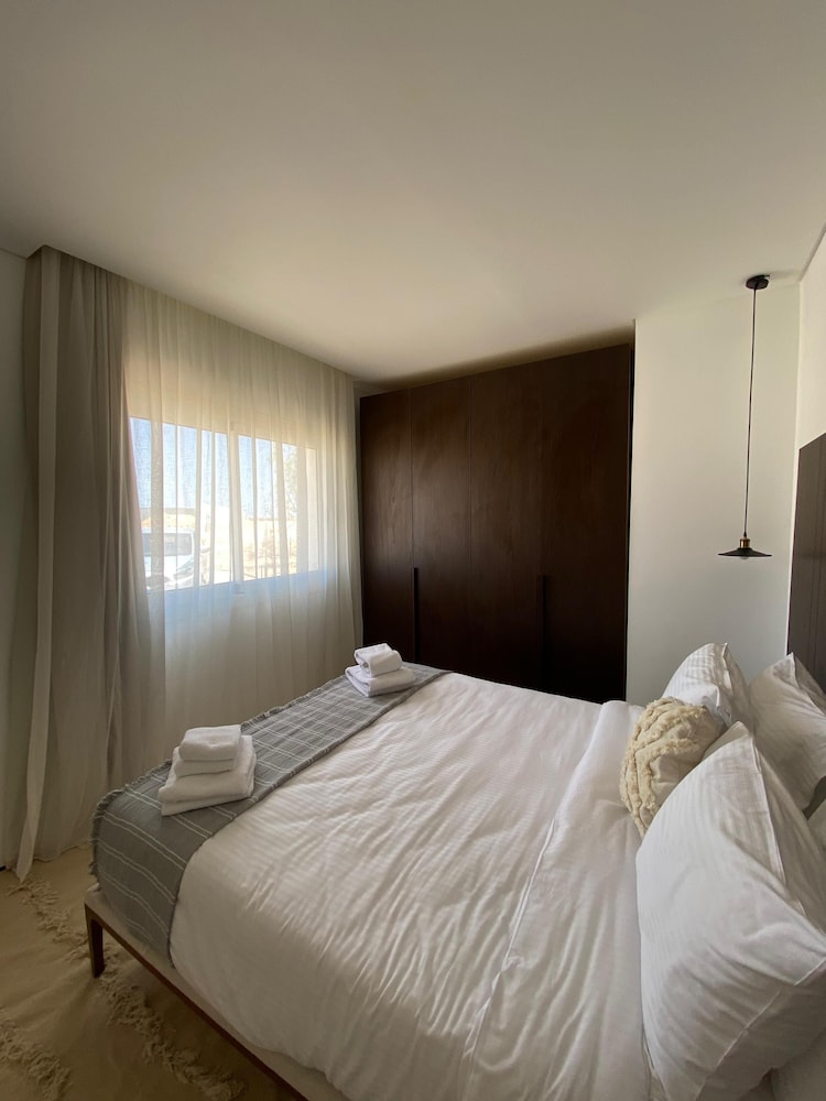 Stayr Somabay - Bay life home rentals