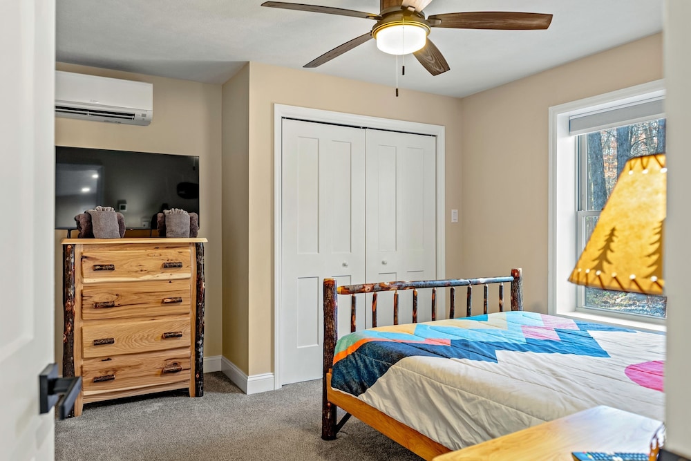 Stephen Way by Avantstay Hot Tub Game Room Albrightsville