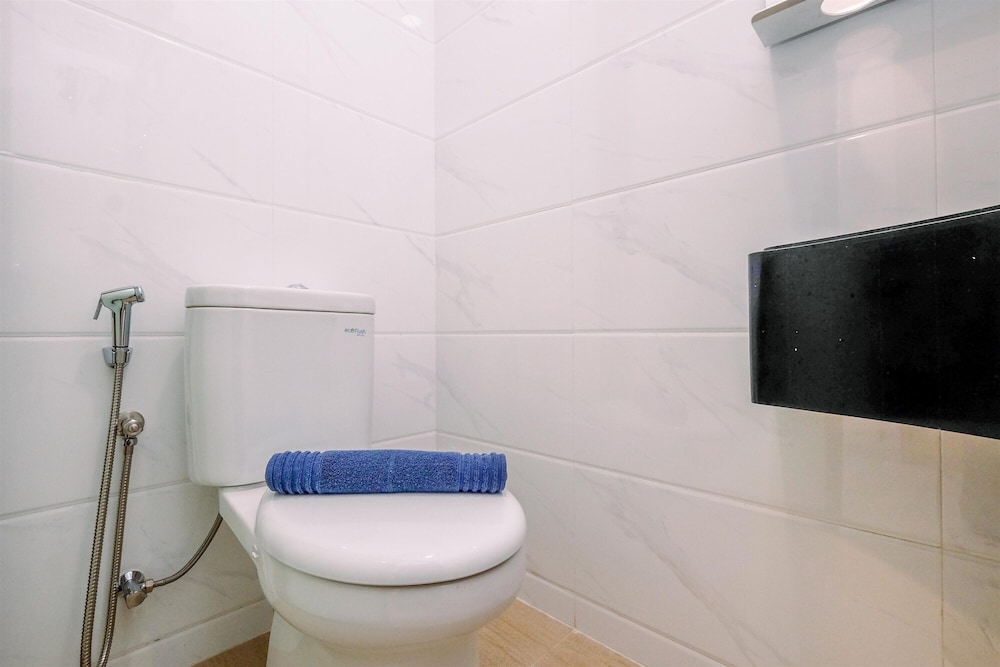 Good Deal And Homey Studio At Sky House Bsd Apartment view 4