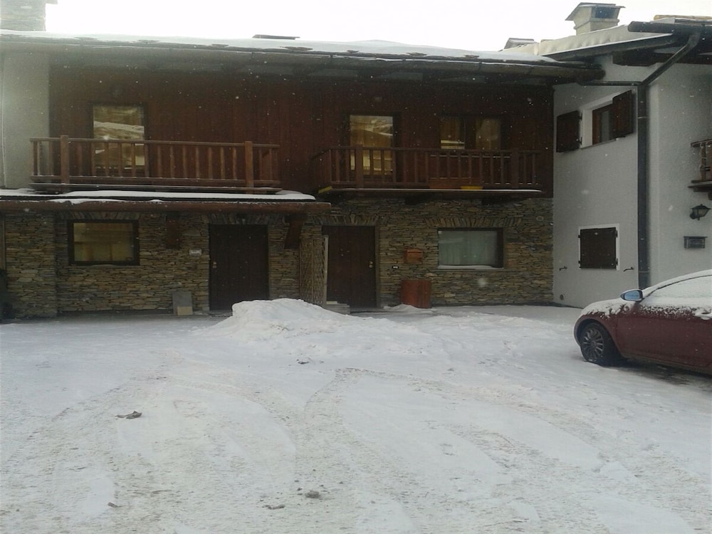 Baita Plagnol Near Sestriere Ski Slopes view 4