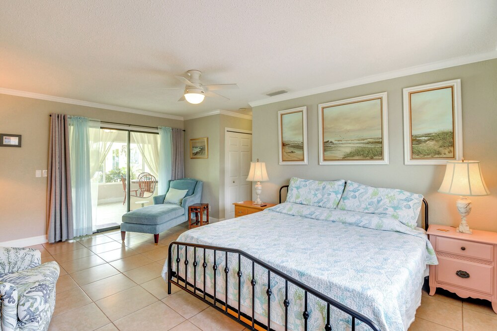 Swim, Fish & Walk to Shore: Ormond Beach Home!