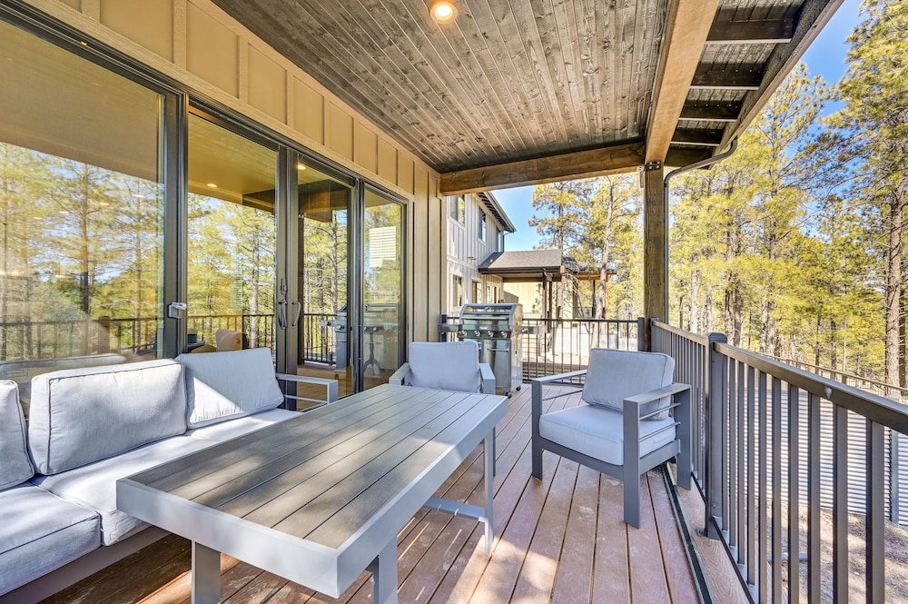 Flagstaff Group Getaway w/ Game Room & Deck