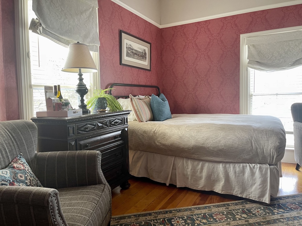 Ashland Vacations - McCall House Boutique Inn - Property Image 66