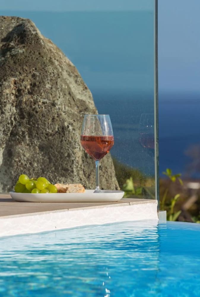 The View in T as With 4 Bedrooms and 4 Bathrooms