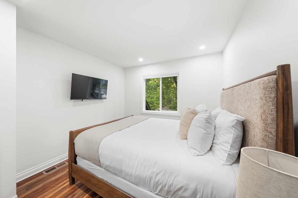 Cozy Forest Hideaway in Incline Village Private Balcony Sierra Solace by Avantstay