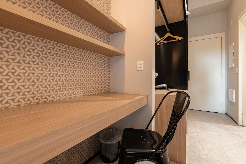 ESD - Studios E-Side By Anora Spaces