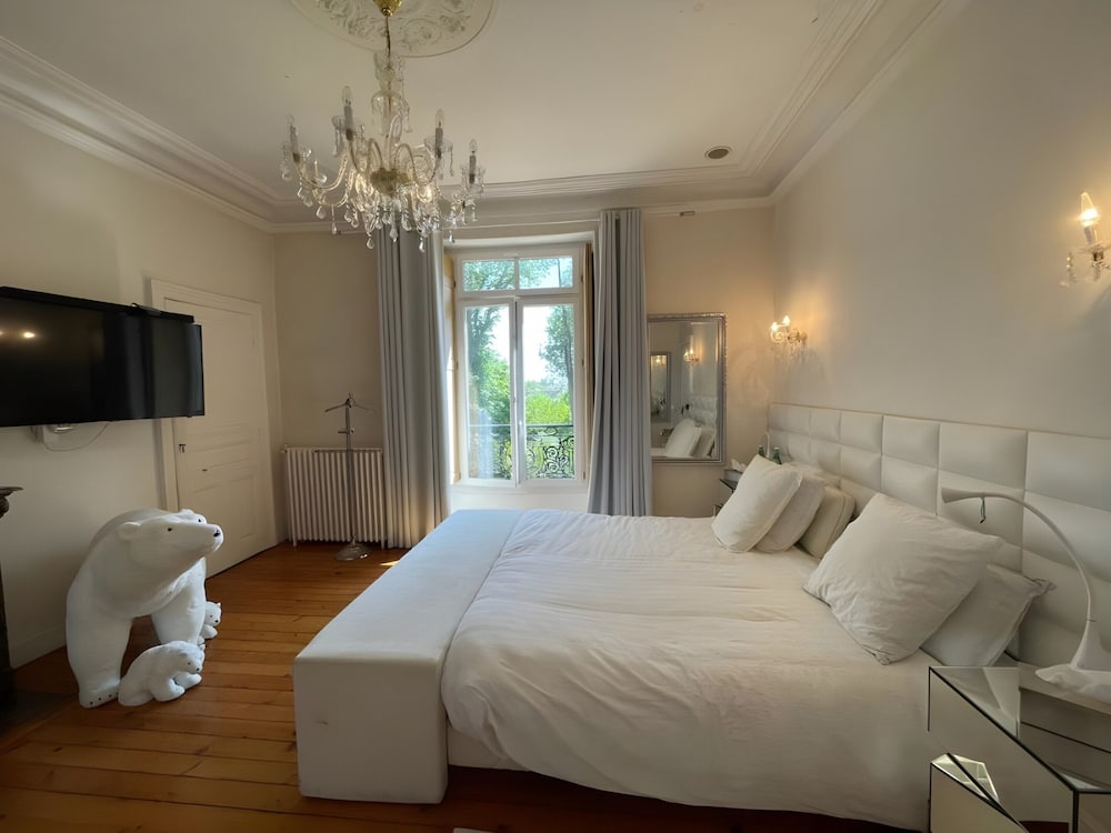 Estate in Saint-pavace Near Le Mans Circuit
