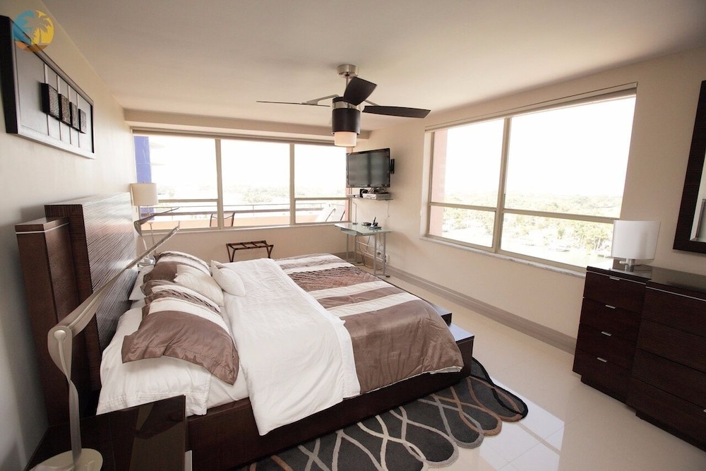 Alexander 1419/21 5 Bedroom Apts