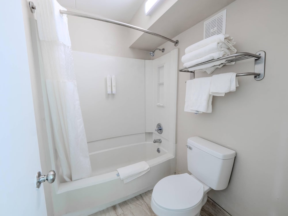 Clarion Pointe Winston – Salem Downtown