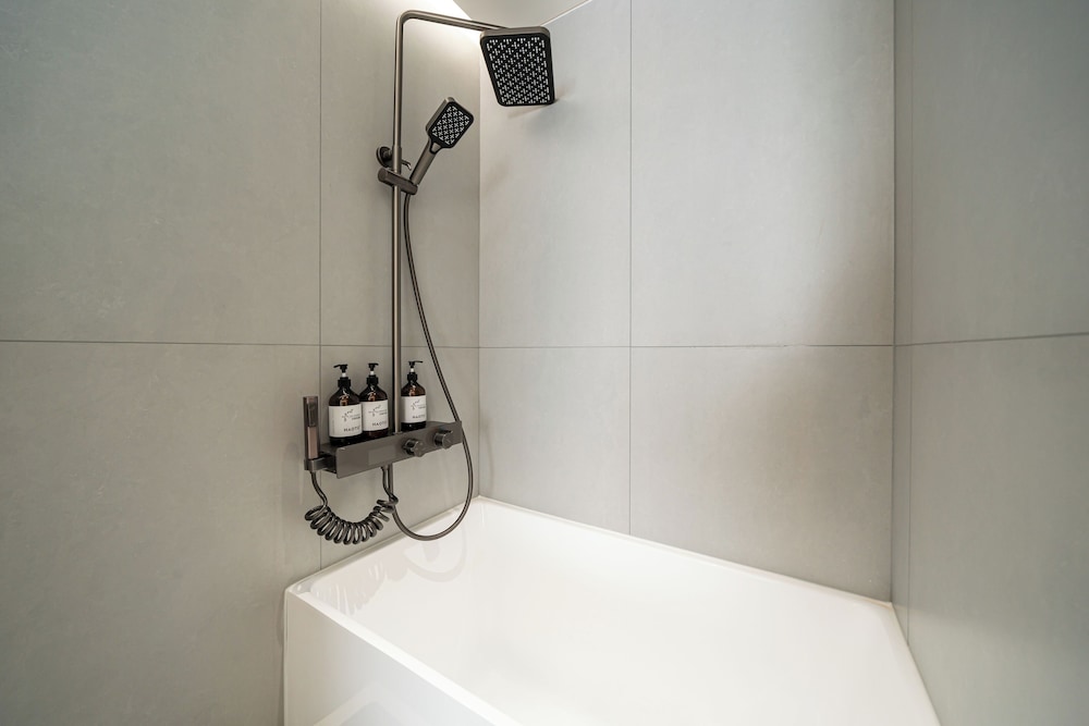 CityHome-Modern 3BRs 2Baths CAC&Fheating