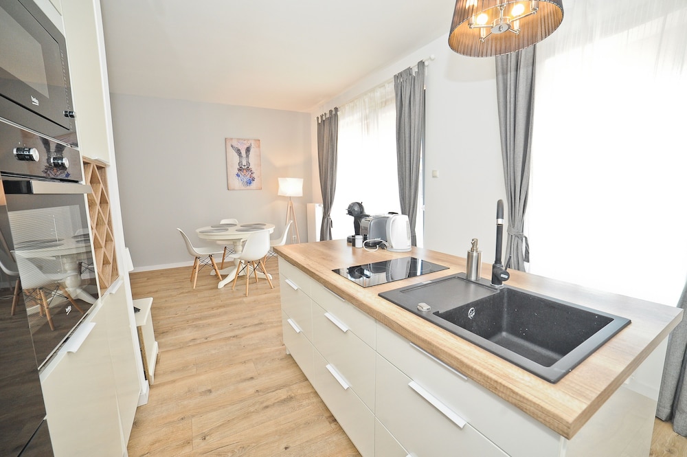 Grand Apartments - Modern Old Town