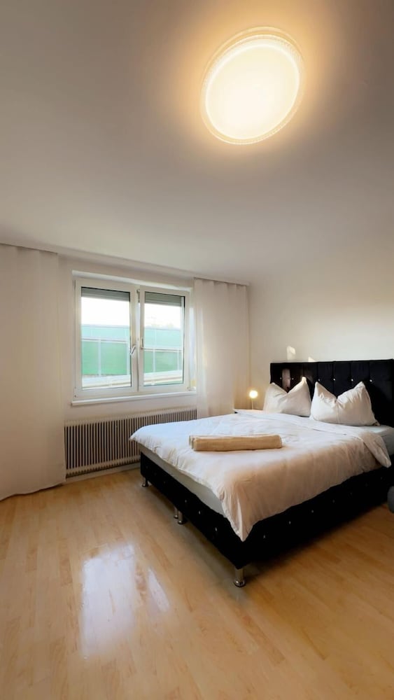 Cozy Garden Villa near Danube For 16P