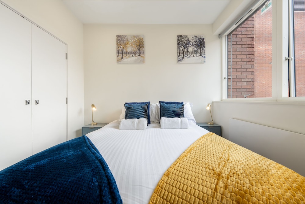 Luxury 1 Bedroom Serviced Apartment in the Heart of Stevenage view 3