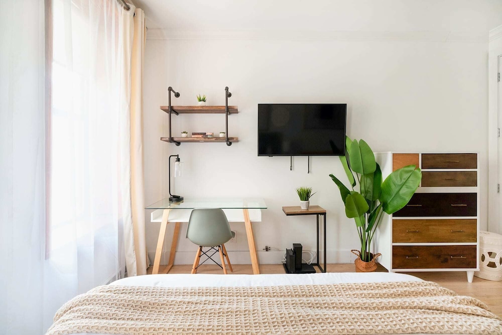1597 New York Apt
