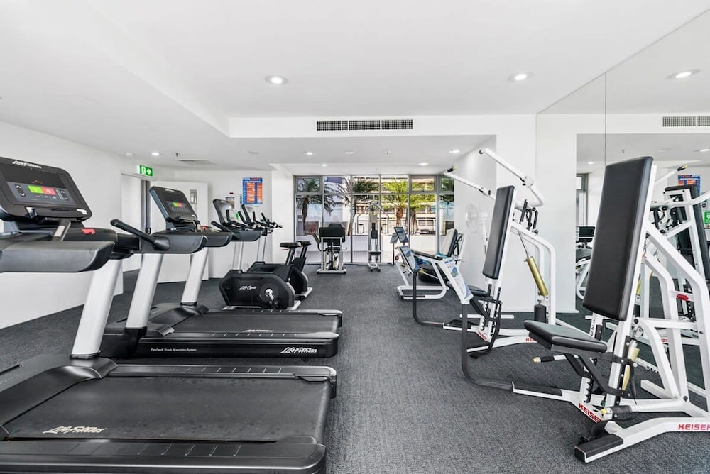 Lux Retreat - Waterfront Gym Prime Location - Image 5