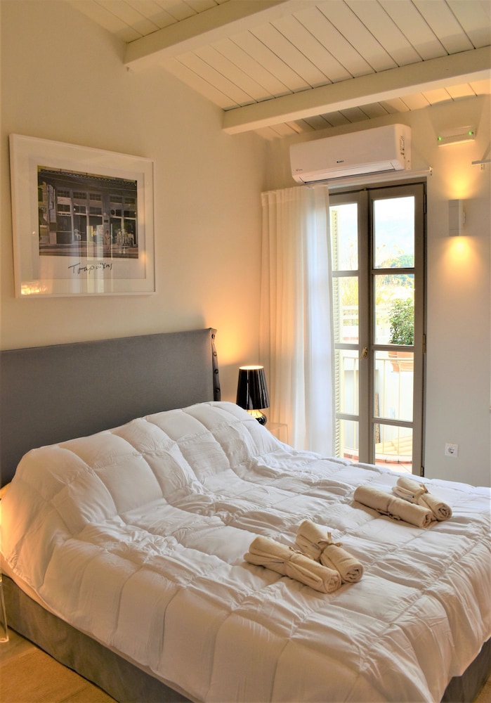 Acropolis Suites