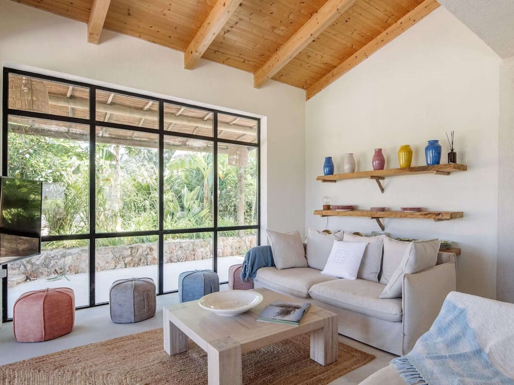 Lavish Villa With Private Pool