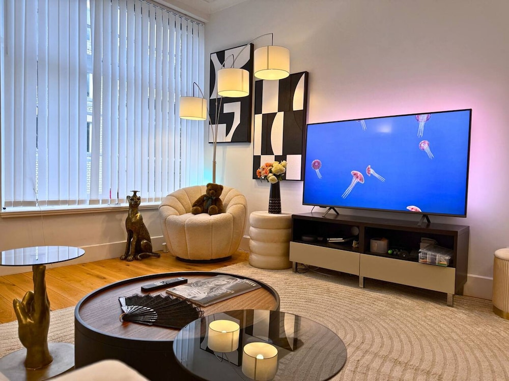 Cosy Mayfair Hideout on Prestigious Street