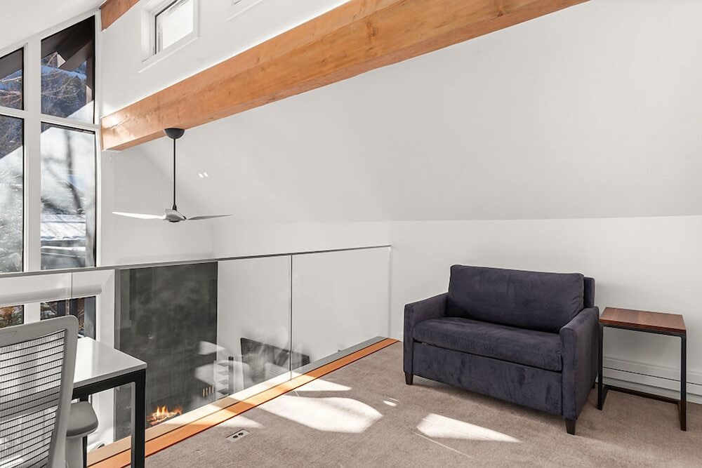 Fifth Avenue Condominiums by Frias