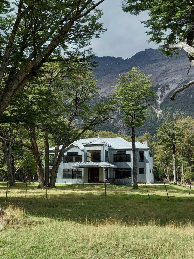 REFUGIO DE GLACIARES