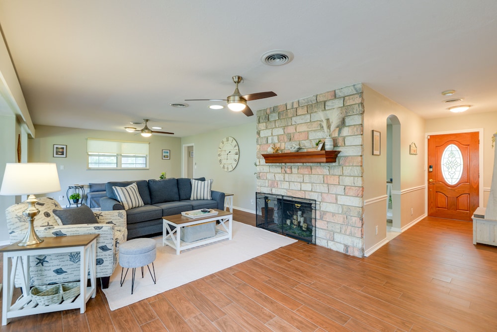 Lakefront Keystone Heights Home w/ Boat Dock!