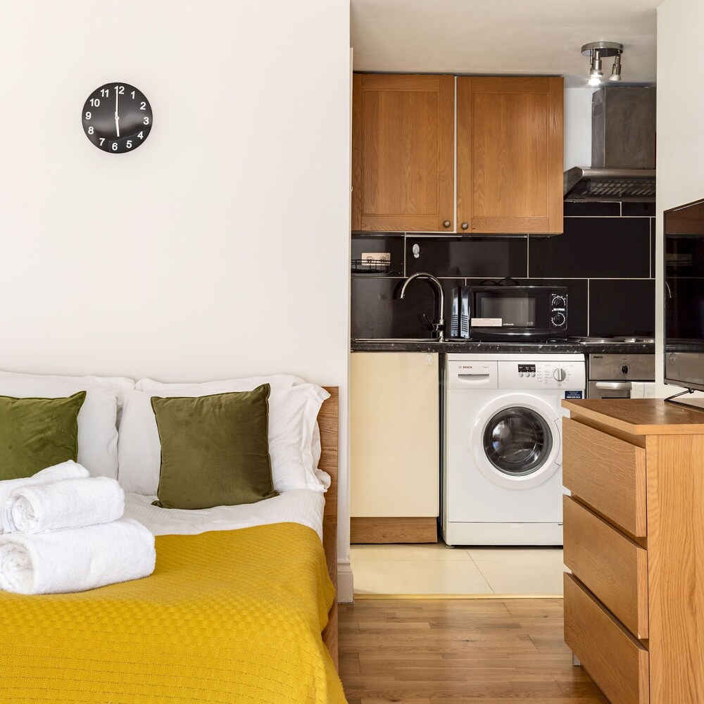 Cosy Studio in Earls Court Flat 17