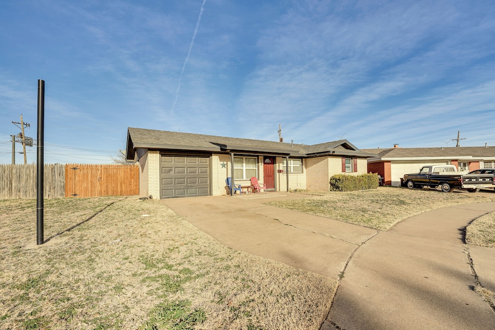 Lubbock Home: 3 Mi to Texas Tech!