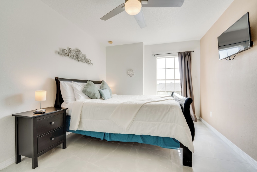 Kissimmee Resort-style Home: Close to Shops & Eats