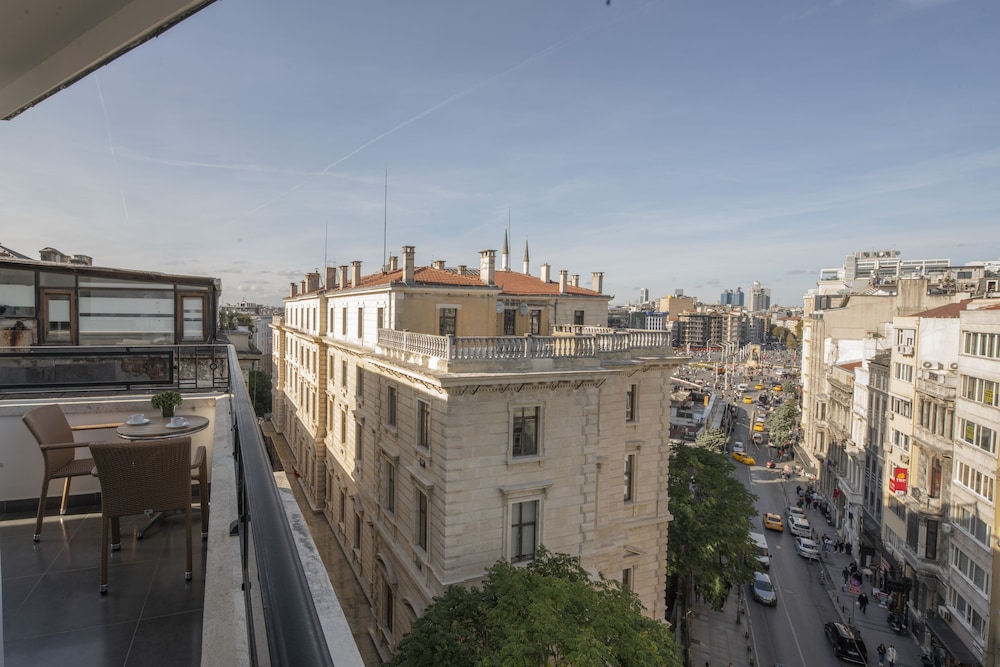 AKKA Lush Otel Taksim - Image 14