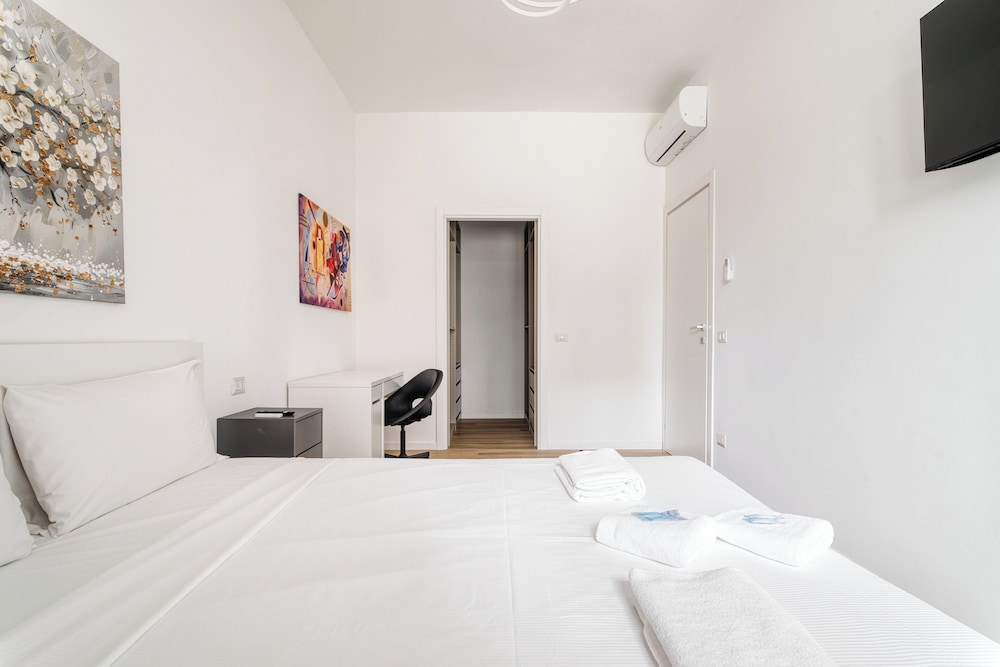 Stylish 2-Bedroom flat near CityLife