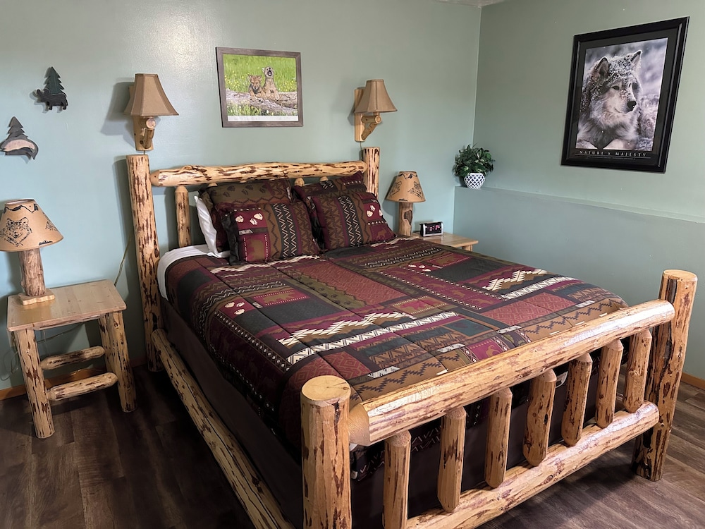 Timber Wolf Resort & Jeep Rentals