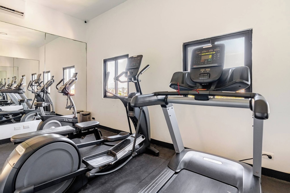 Luxurious Santo Domingo Apartment in Heart of the City, Wifi, Pool, Parking Free