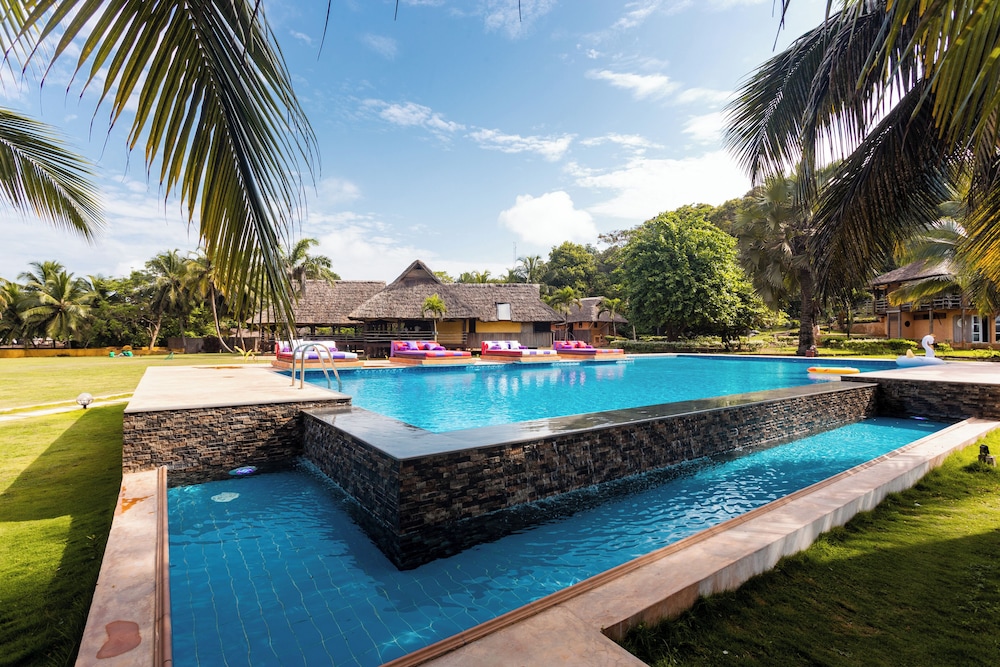 Lou Moon Eco-Luxury Resort