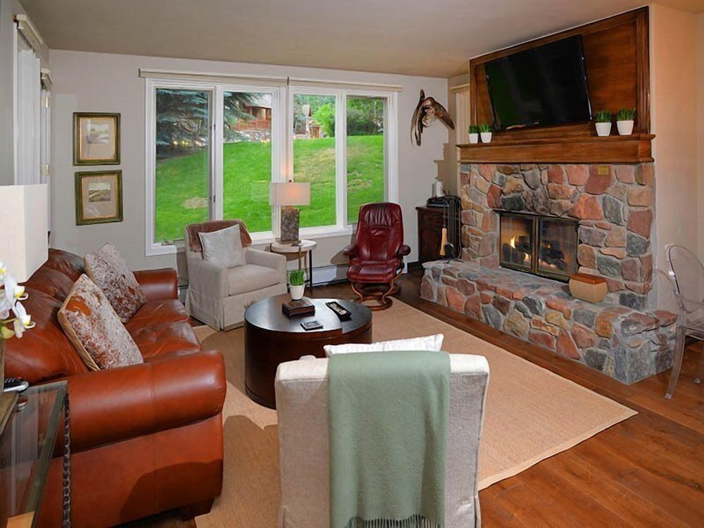 Edwards Vacations - Arrowhead Village Condo - 104 Seasons Lodge - Property Image 10