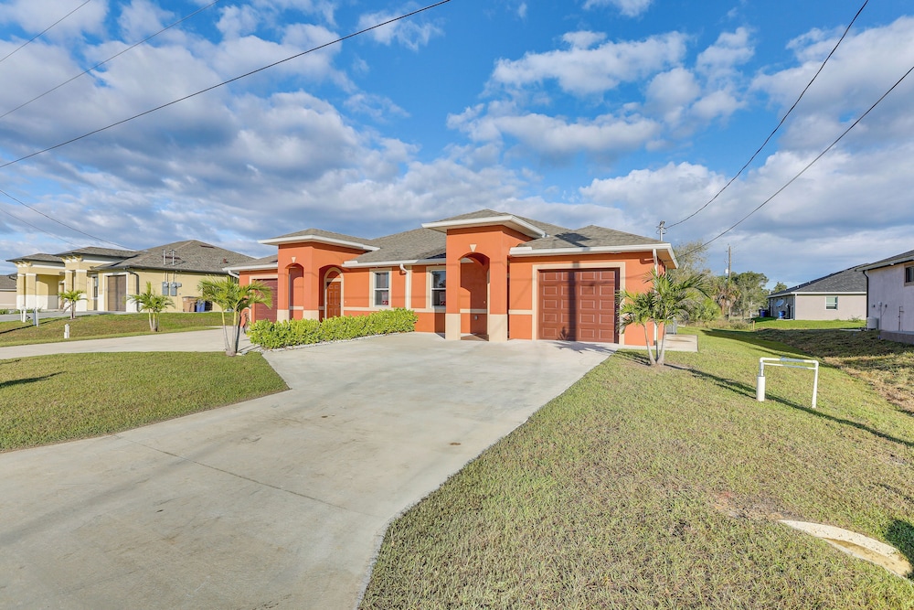 11 Mi to Fort Myers River District: Suburban Haven