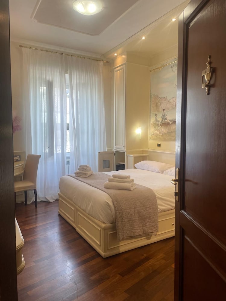 Dama Opera Elegantia Rooms