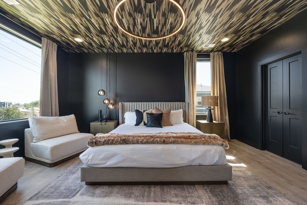 Elevate - Modern Luxury - Stunning City Views