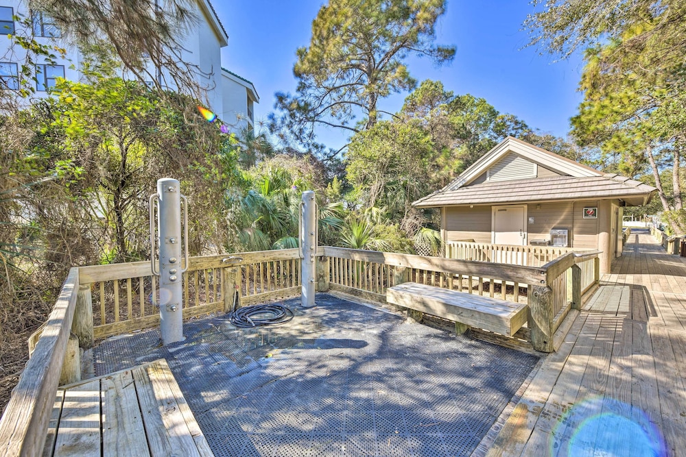 Access to Folly Field Beach & Pools: Coastal Condo