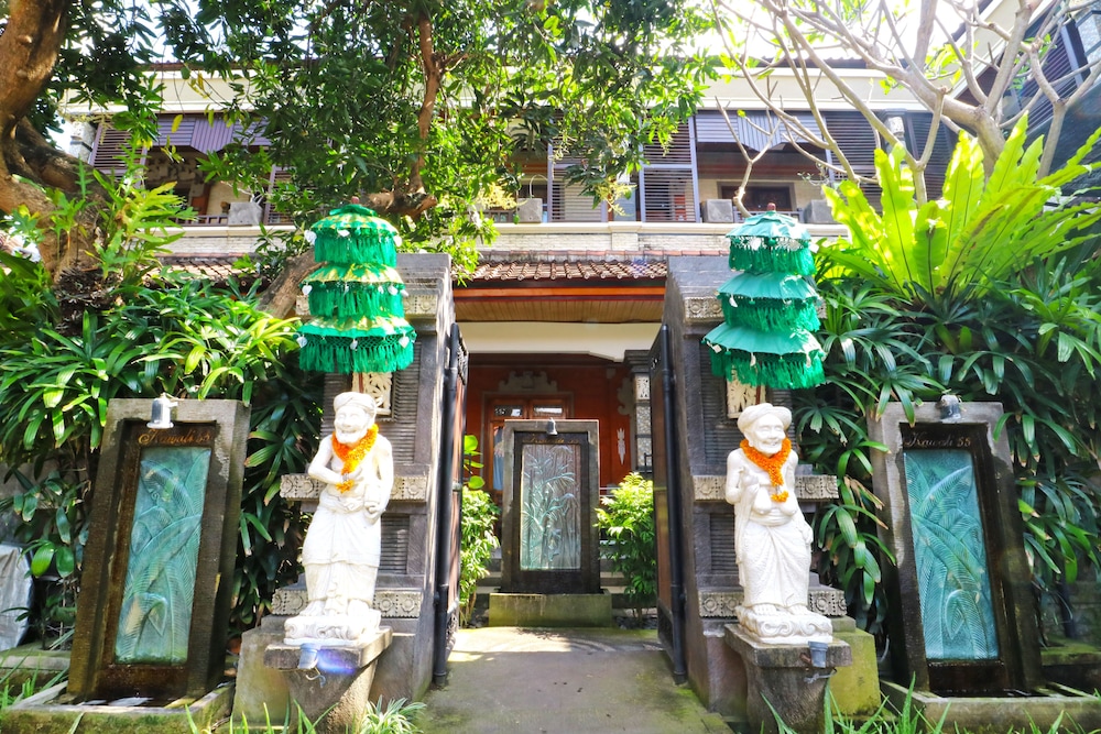 Hotel Kawali Homestay Kuta - Image 1