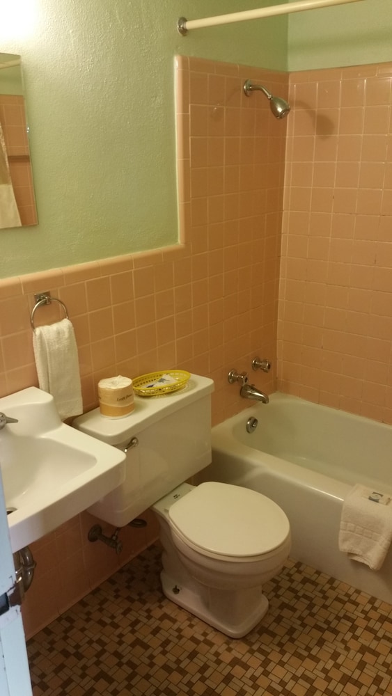 Budget Inn