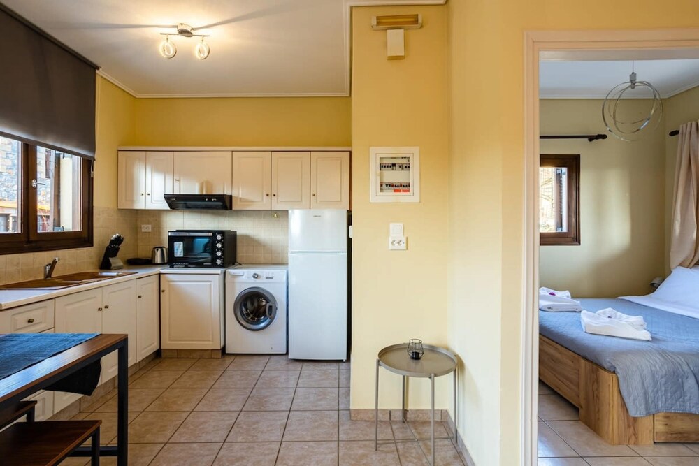 Stoupa Oasis - Spitiko Garden Getaway