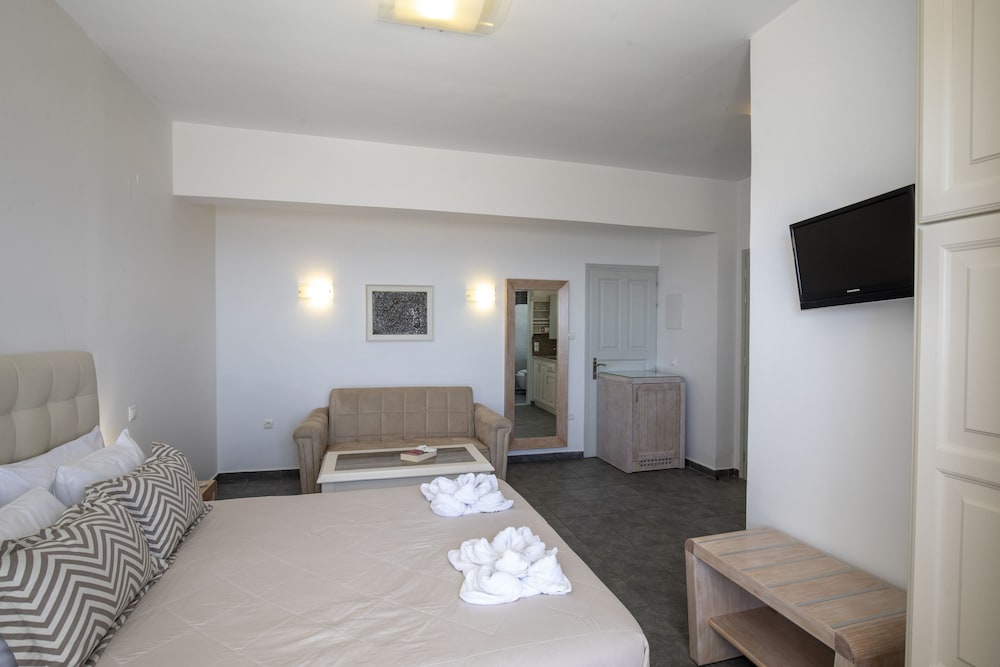 Erato Apartments