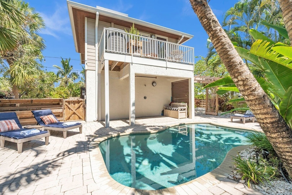 Hammock In The Sun 3 Bedroom Home