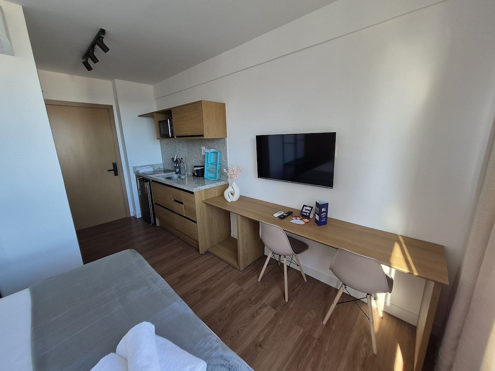 Fully Equipped Accommodations in a Building With a Pool, 270m From Barra Beach - Caoa