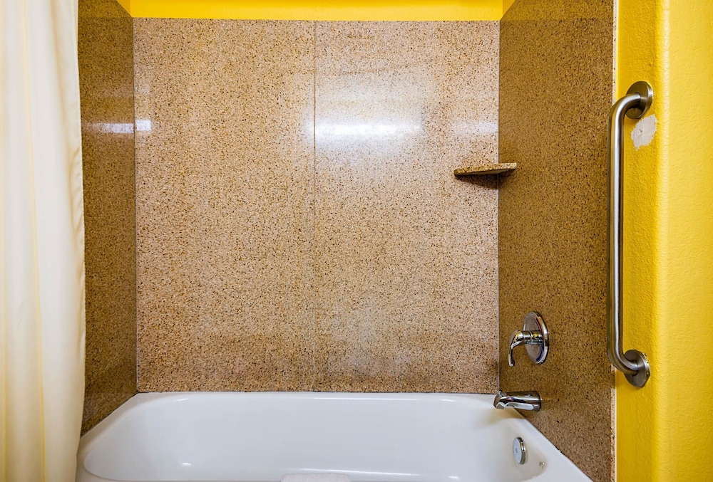 Franklin Vacations - Quality Inn  Suites Franklin - Property Image 7